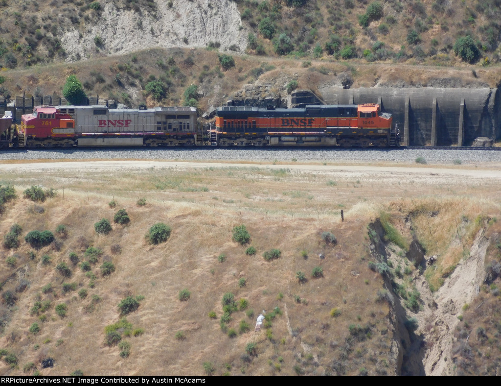 BNSF 761 & 1045